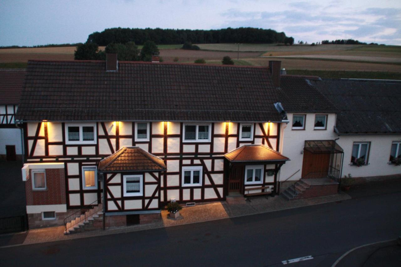 Zum Bergschloesschen Apartamento Gilserberg Exterior foto