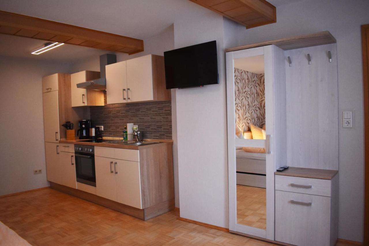 Zum Bergschloesschen Apartamento Gilserberg Exterior foto
