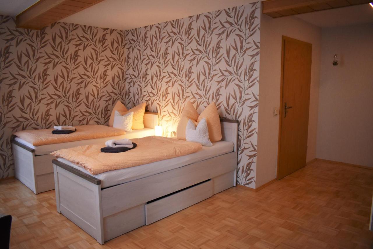 Zum Bergschloesschen Apartamento Gilserberg Exterior foto