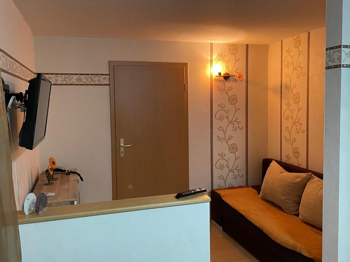 Zum Bergschloesschen Apartamento Gilserberg Exterior foto