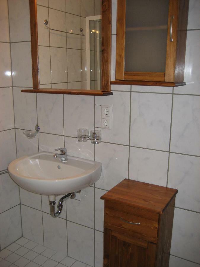Zum Bergschloesschen Apartamento Gilserberg Exterior foto